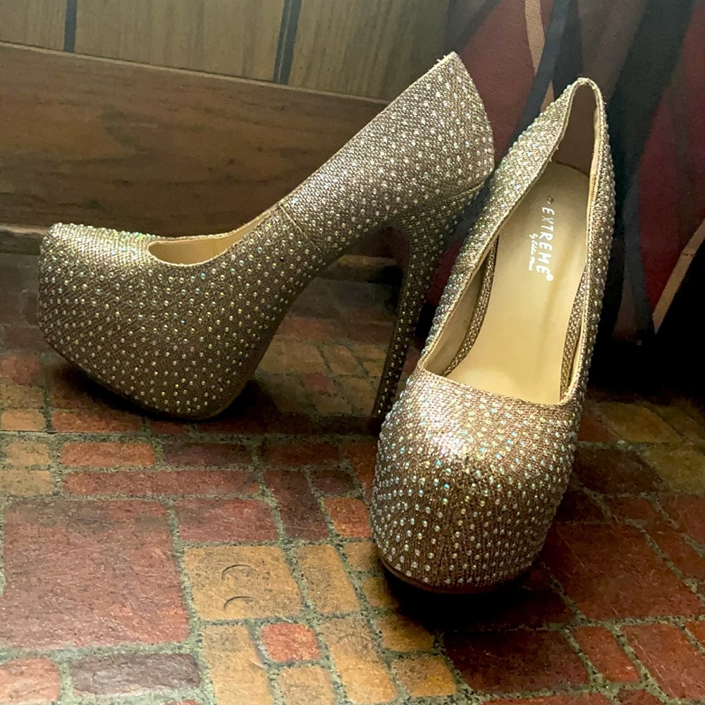 Heels - Picture 2 of 2